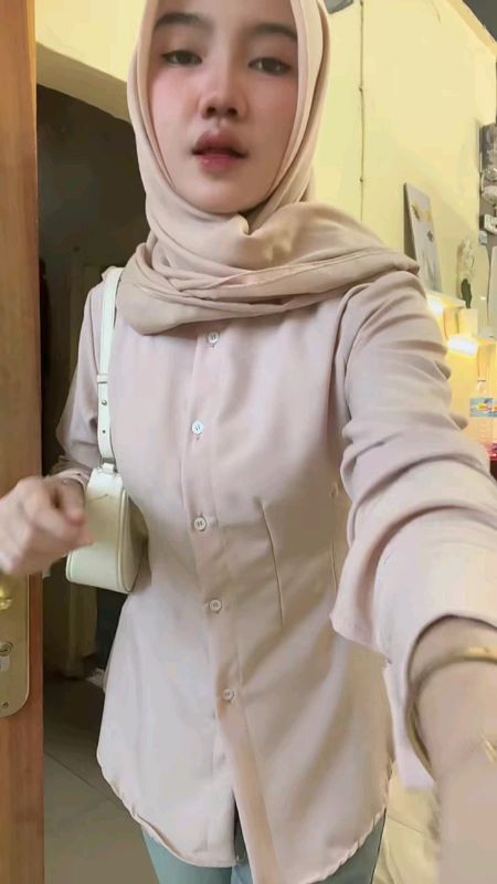 kemeja cantik #kemejawanita #kemejawanitakekinian #ootdkampus #ootdkerja #RacunShopee #ShopeeFashionHaul #DiskonRacunShopee #RacunShopeeCantik