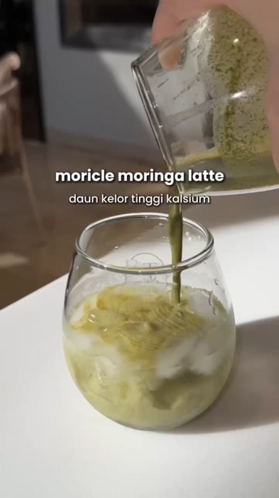 moringa latte tinggi kalsium untuk pertumbuhan & kesehatan! #moringapowder #moringalatte #moringabubuk #daribumiofficial #daunkelor #daunkelordaribumi
