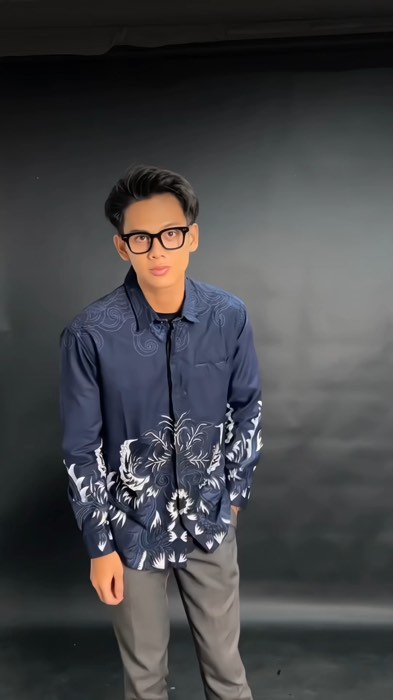 tampil makin kece pake batik katsura🤩 #OOTDFashionShopee #batikpria #batikmodern #kemanapunswipeupaja