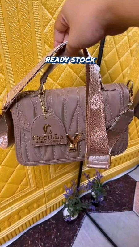 Tas slempang kekinian....  #fypdong #fypviral #RacunShopee #shopeevideo #RacunShopeeCheck #RacunShopeeOOTD #yukdiorder🤗😍😉 #