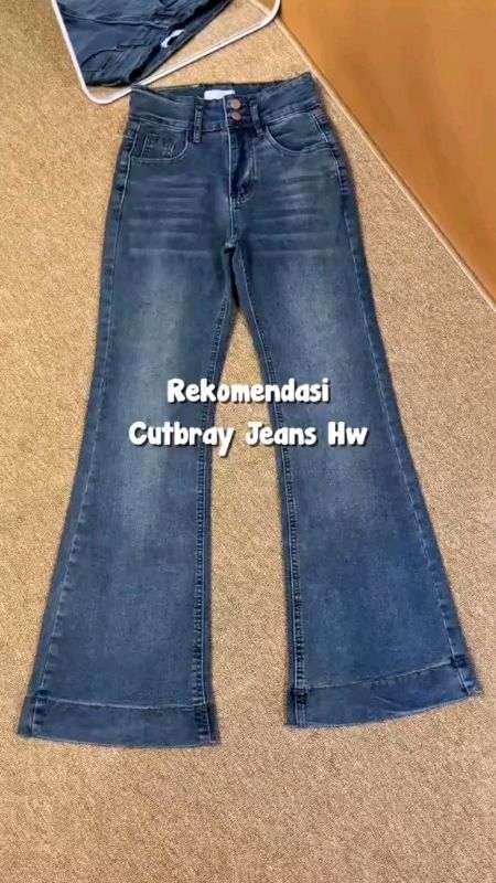 Jeans dengan bahan denim premium yang awet dan nyaman dipakai."  "Desain modern dan stylish yang mengikuti tren terkini."#celanajeanswanita #fypシ