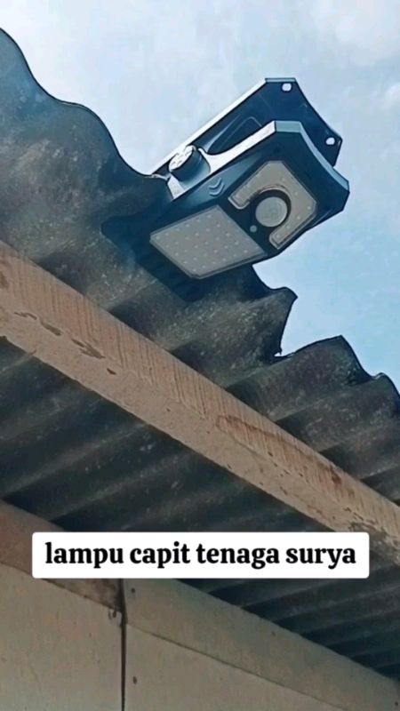 Lampu Capit Tenaga Surya #lamputenagasurya #lamputenagasurya #lampuviral #RacunShopee #RacunShopeeCheck #garansitepatwaktu #GaransiHargaTermurah