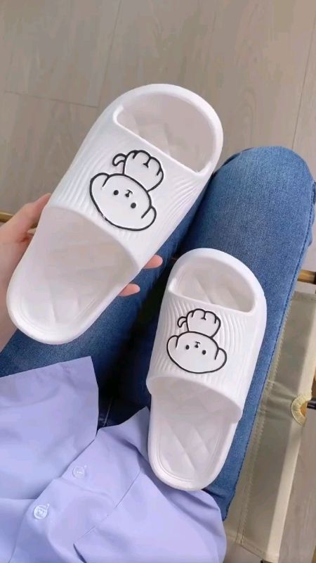 Sandal Karet Slop Motif Beruang Lucu Sandal Wanita Fashion Sandal Anti Slip Sandal Rumah Berkualitas #ViralDiShopeeVideo #shopeevideo #RacunShopee
