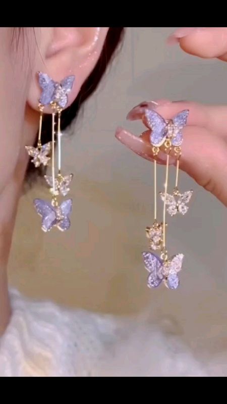 #anting#antingwanita #antingtitanium #antingantingkupukupu #kupukupu #antinghijab #antingkorea #murahbanget #fyp #BadaiTapiBudget #yadornos #baranguni