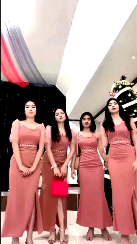 ⭐⭐⭐⭐⭐ dress pesta natalie yang bagus nih #dress #gaunpesta #gaunkondangan #gaunanakperempuan #GaunMewah #gaunprewedding