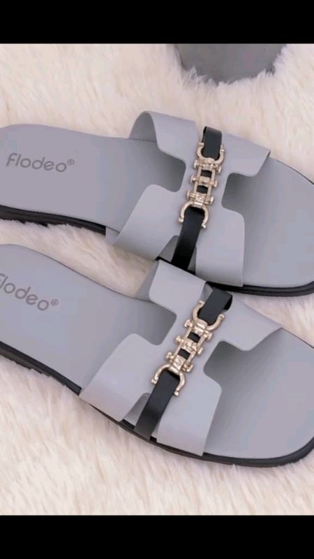 sandal wanita slop teplek kekinian#ShopeeReview #sandalmurah #sandalkekinian #sandalwanita #ShopeeCOD #shopeevideo