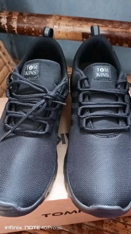 TOMKINS#sepatu #RacunShopee #shopeevideo #fyp #fypシ