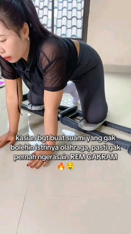 latihan pake ini biar makin disayang suami, dan kaki juga lebih ramping #olahragadirumah #alatolahraga #latihankaki #alatski #mesinski