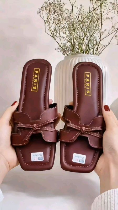 “Pakai sandal keras? STOP! Ganti ke sandal empuk ini sekarang!” #sandawanita #sandalmurah #RacunShopee #SpillBawaBerkah