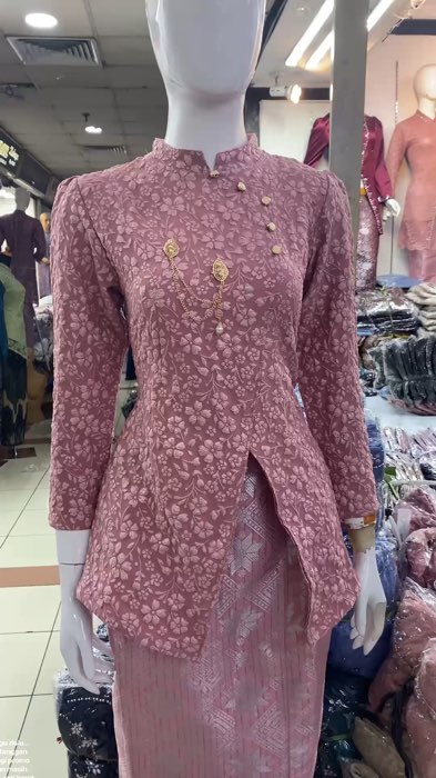 Kebaya Janggan#kebayamodern #kebayawisuda #kebayaterbaru #kebayajanggan #kebyamewah #kebayawisuda #kebayaembos #kebayatradisional #kebayajaguar