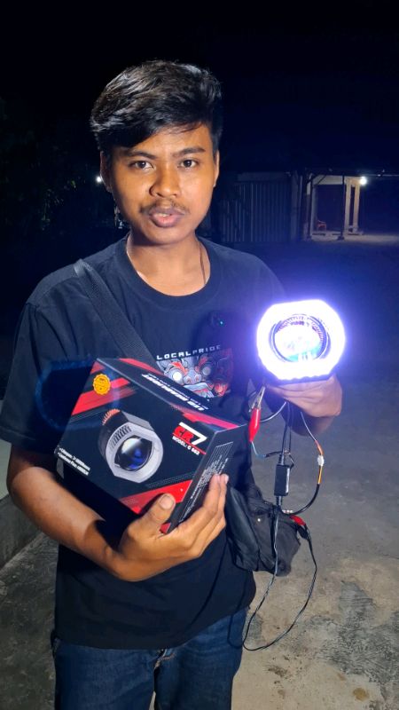 CR7 C662 APP projie biled matrix 4.5inch blue lens rgb app. #cr7c662 #biledcr7 #projiebiledmatrix #biledrgb #SpillBawaBerkah #shopeevideo