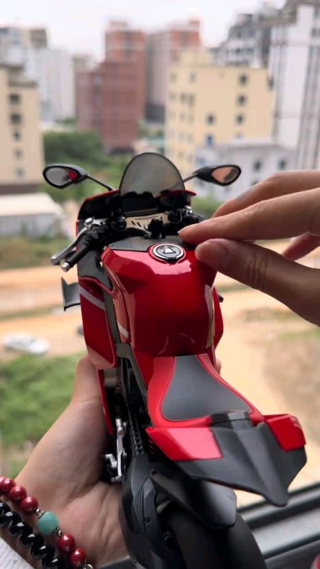 Diescast alloy huayi ducatti panigale V4S sound and light #miniaturmotorducativ4s #DiescastDucati #miniaturmotor #miniaturmotorsport #1111bigsale