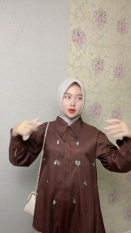 Kinaya Blouse Shakilla Payet 😘 #RacunShopee #ShopeeLook #SpillBawaBerkah #ShopeeBeautyHaul #fyp #fashion #tunik #shopeeterkini #blousewanita
