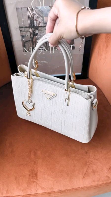 #palomino  #taswanita #shopeevideo #ShopeeBeautyHaul #ShopeeFashionHaul #ShopeeCOD #keranjangshopee #fyp #TopKontenShopee #shopeeterkini