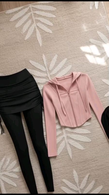 outfit joging cewenya sayang #RacunShopee #shopeevideo #ShopeeFashionHaul #ShopeeBeautyHaul #Diskon50Persen #PromoNonStop #GratisOngkirRP0 #ShopeeCOD