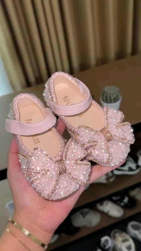#TermurahDiShopee #RacunShopee #sandalflatanakperempuan #sandalsepatuanakperempuan #sandalanakpitamutiara #sandalanakmutiara