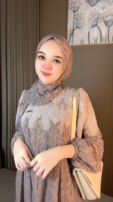Bagus bgt gamis set hijab #gamissethijab #gamiscantik #gamisceruty #gamislebaran #gamiskekinian #dresshijab #gamissyahnaz