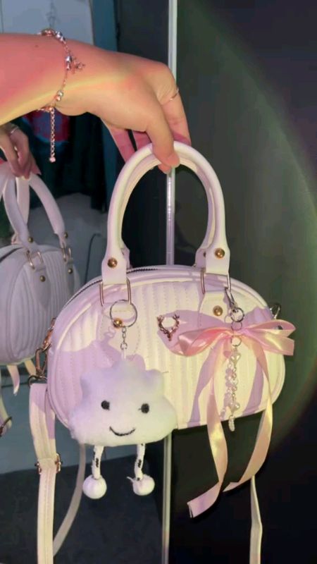 tas mini lucu 😝yang belum punya wajib punya🙀#tasminiselempang #tasmini #Tasminilucu #tasminicantik #fyp