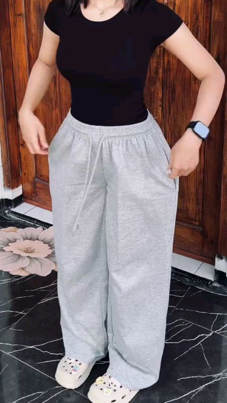 #shoppeevideo #ViralDiShopeeVideo #SpillRacunShopee #gratisongkirr #ShopecCod #Sweatpants Loose Baggy Highwaist Celana Panjang Daily Wanita Training