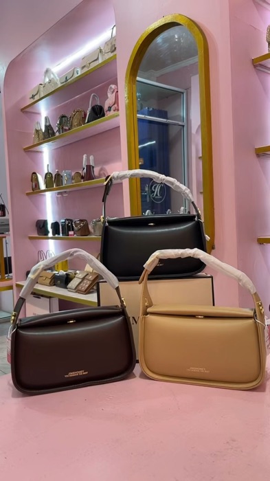 Tas wanita JIMSHONEY 🎀#ShoopeLook #SpillBawaBerkah #ShopeeFashionHaul #OOTDFashionShopee #ViralDiShopeeVideo #taswanitakekinian #JhBag #taswanita