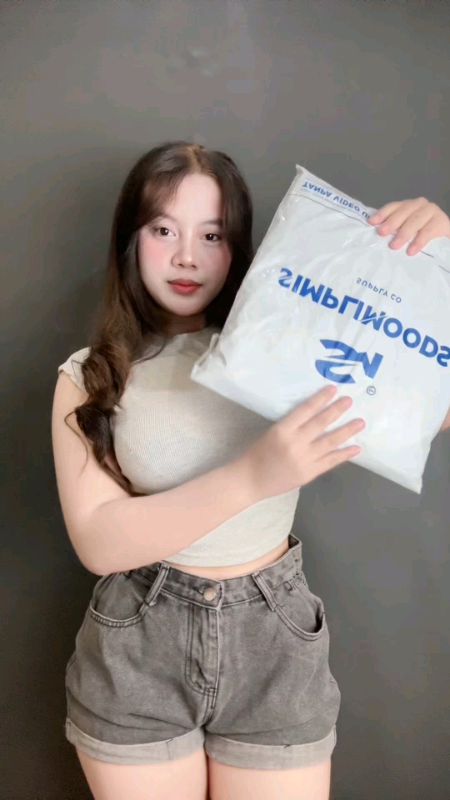KAOS BOXY FIT OVERSIZE VIRAL. CHEK OUT SEKARANG!!! 😘🥳#kaos #kaosmurahkekinian #kaosboxyoversize #spallspillracunshopee #SpillBawaBerkah