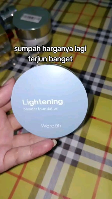 Wardah lightening powder foundation #wardah #powderfoundation #makeup #RacunShopee #ViralDiShopeeVideo #TermurahDiShopee #DiskonRacunShopee #fyp