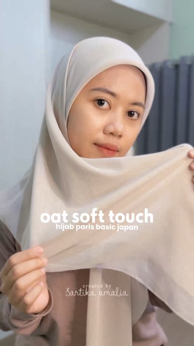 oat soft touch ✨ @hijaberiesofficial #hijabparis #parisjapan #hijabparisjapan #hijaberies #hijabsegiempat #SpillBawaBerkah #parisbasicjapan #fashion