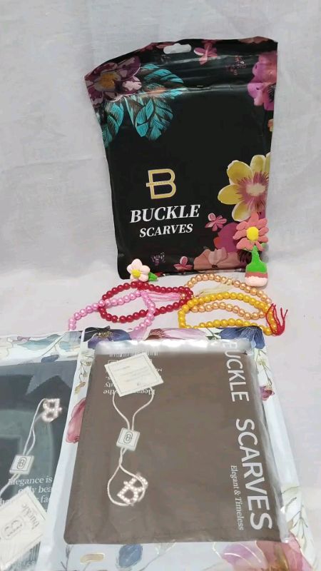 buckle scarves parfum#segi4premium #hijabsegiempatpremium #belisemuadishopee