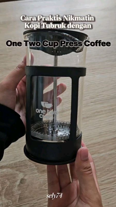 Kopi tubrukku jadi keliatan niat… cuma karena gelas press ini#gelaspresskopi#presskopi#onetwocups#RacunShopee#shopeevideo#fyp
