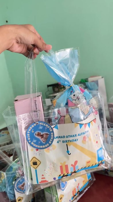 yg aku beli tipe ABC ukuran 25x13x20 #shopeevideo #ViralDiShopeeVidio #RacunShopee #SpillRacunShopee #goodiebag #hampers #ulangtahun