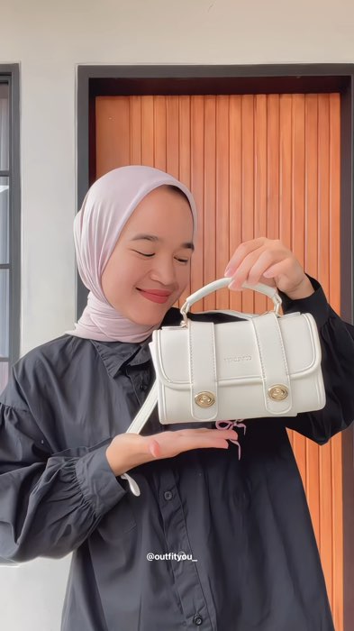 Tas mini sehari-hari #GratisOngkirRP0 #taswanita #tas #DiskonRacunShopee #RacunShopee #tasselempang