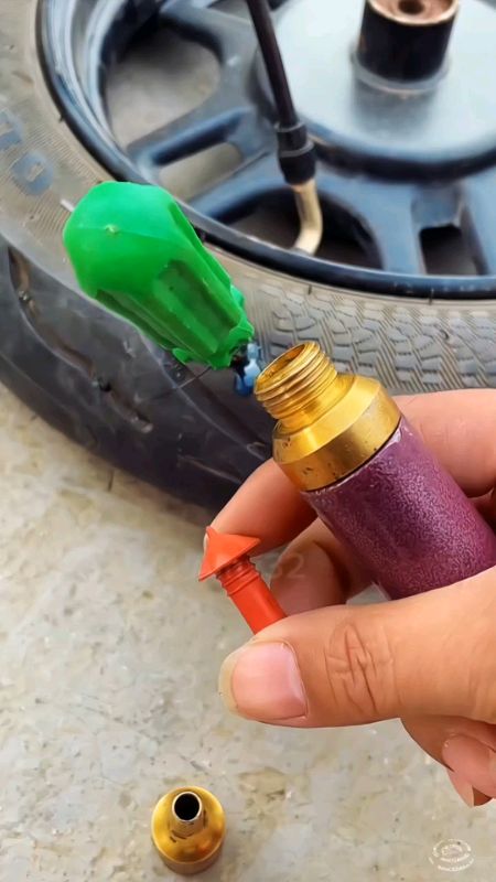 Tambal Ban#RacunShopee #shopeevideo #ViralDiShopeeVideo #tambalban #peralatantambalban #tambalbanmotor #tambalbanmobil #alatbengkel #CODinApa #alnx32