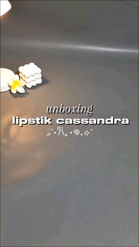 #lipstik #lipstikcassandra #mattelipstick #tahanlama #gakbikinkering #SpillBawaBerkah #RacunShopee #fypツ #fypshopeevideo #gajiansale #wibgajian #fypag