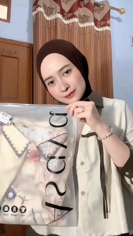 chicmore atasan kemeja pakaian wanita motif bergaris mode korea terbaru