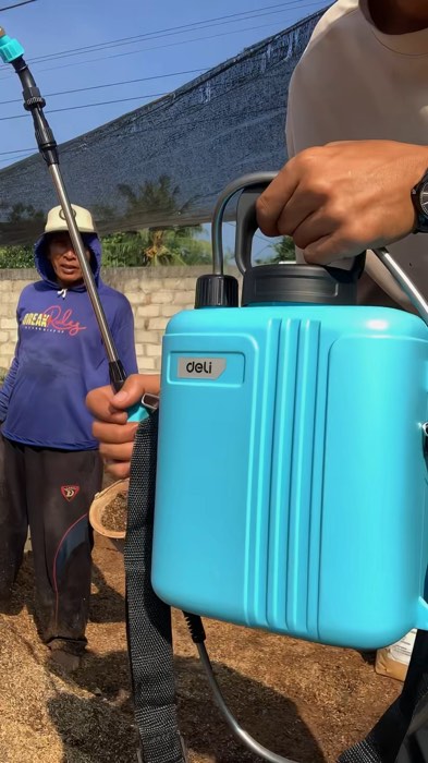 Untuk 200 pembeli pertama bakal dapet benih gratis dari @deli.tools #sprayertanaman #tanamanhias #tanaman  #RacunShopee