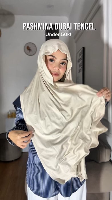 Pashmina rayon tencel flowy dan ringan 🤍🖤 #pashminatencel #pashmina #pashminastyle