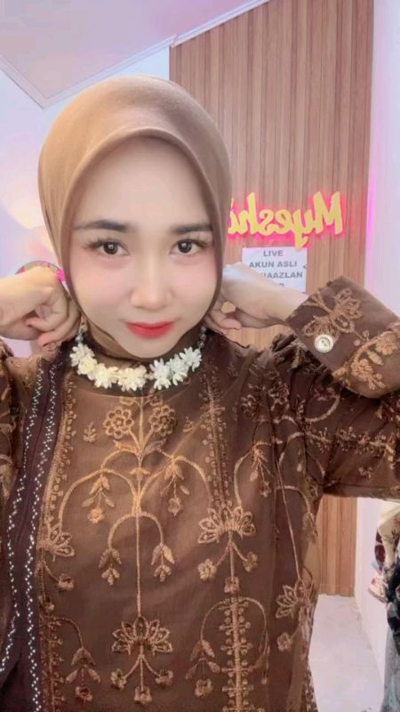 GAMIS mewah Ada Pilihan warna & ada Ukuran yuk komen BB/LD kalian berapa ...Beki sekarang sebelum promo Kehabisan ?!! #gamisbrukatcantik #ootdmuslimah