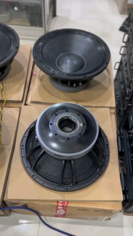 spiker phaselab 18Xf300 cocok untuk rumahan/ lapangan. #phaselab #phaselabindonesia #subwoofer #subwoofermurah  #18inch