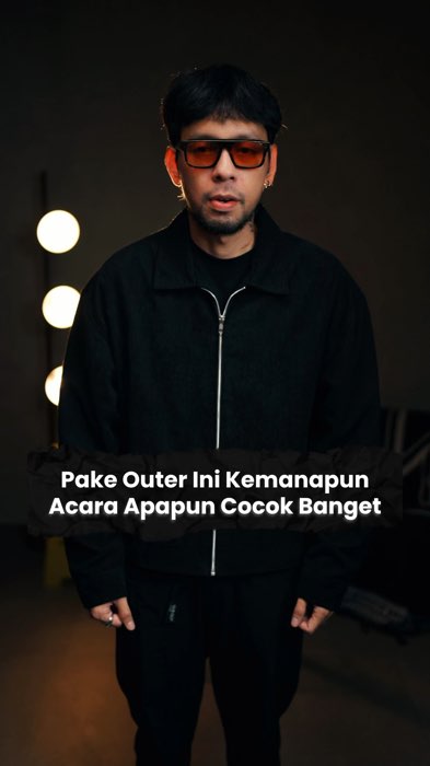 Work jacket boxy fit bikin lo tampil clean look #workjacket #jacket #jaketboxy #boxyjacket #jaket #menswear #mensfashion