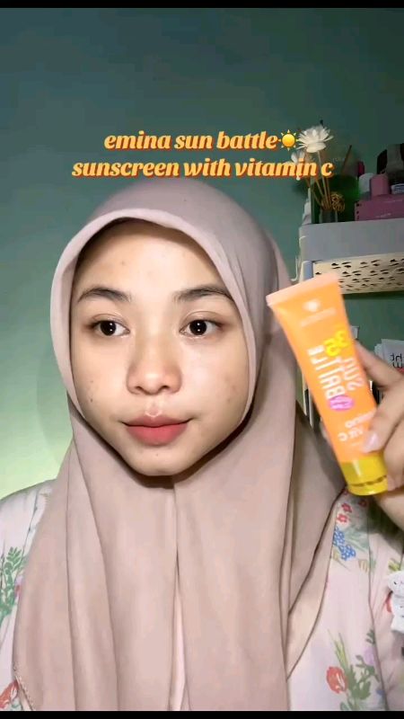 sunscreen kesayangan aku 💞#sunscreenmurah #emina