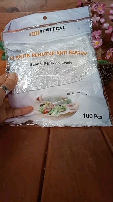 ini sih praktis utk nutup mangkok piring sisa buah utk di kulkas.aman #penutupmakanan#plastikpenutupmakananpraktis