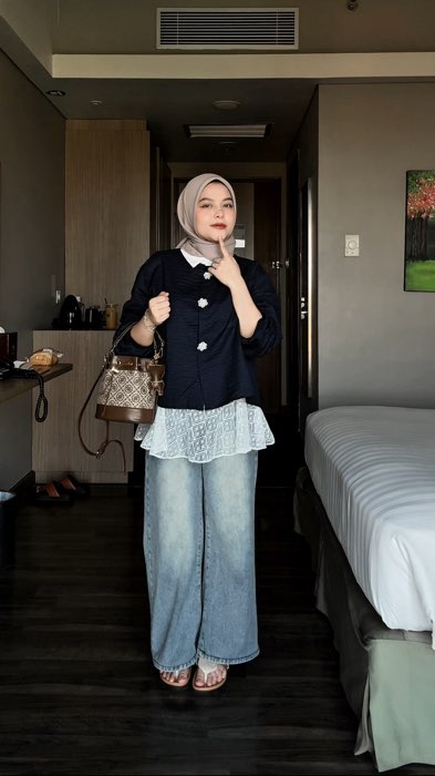 ini lace skirt yg menurut aku bikin look jadi ga boring gitchu✨  #laceskirt #inner #outfitideas #fitcheck #todaysoutfit