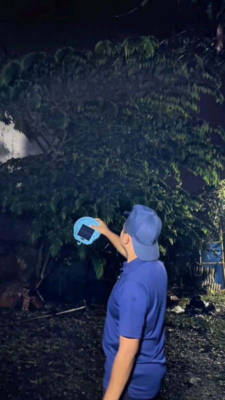 lampu darurat tenaga surya LED terang #lampudarurat #lamputenagasurya #lampuoutdoor #lampuemergency #ShopeeCOD #SpillRacunShopee #SpillBawaBerkah