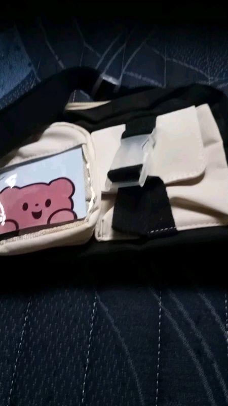 tasnya bisa muat banyak nih.. dompet,hp, kosmetik #tas #slingbag #taswanita #fyp #4u