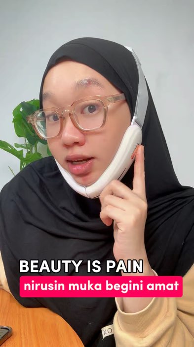 Mau nirusin muka begini amat dah perjuangannya, gapapa ya yg penting cakep #anlanvface #vface #vfaceliftingmachine #anlanbeautytools #anlanfacemassage
