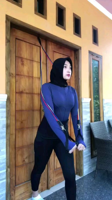 Jaket Olahraga Wanita Slimfit Anti Uv #ViralDiShopeeVideo #GratisOngkirRP0 #CODinApa #RacunShopee