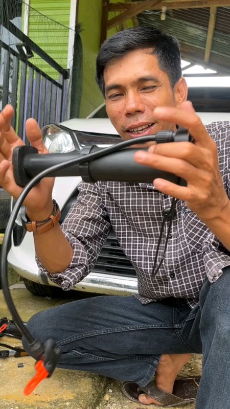 Pompa Injak Portable Mini #pompa  #pompaangin #RacunShopee  #shoopevideo #ShoopeLook #shoopevideofeed