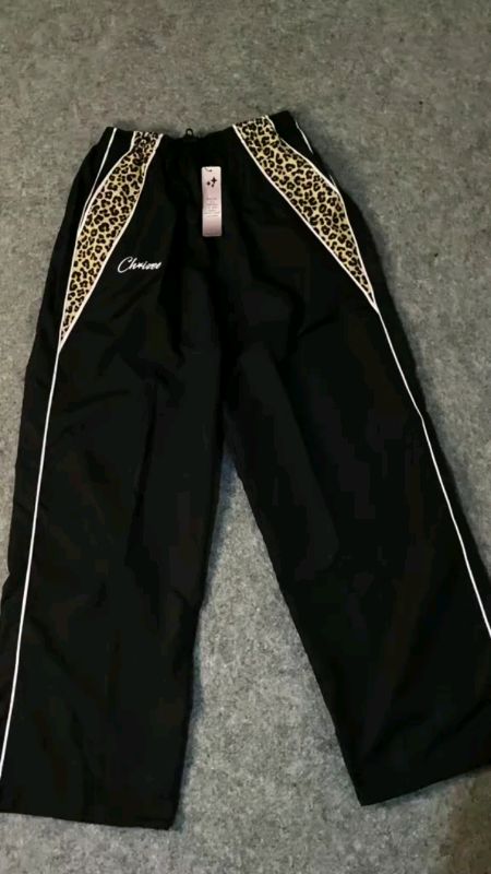 secakep ini rugi sih kalo ga di beli🔥🤩#baggypants #celanabaggypants #TermurahDiShopee #GakNyeselBeliIni #RacunShopee #RacunShopeeUnik