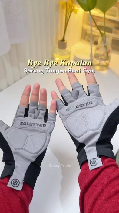 Sarung tangan gym biar tangan ga kapalan🥰   #sarungtangan #sarungtangangym #sarungtanganantikapalan