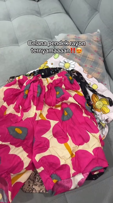 Celana pendek wanit sangat nyaman dipakai #celanapendek #hotpantswanita #shopeevideo #TermurahDiShopee #RacunShopee